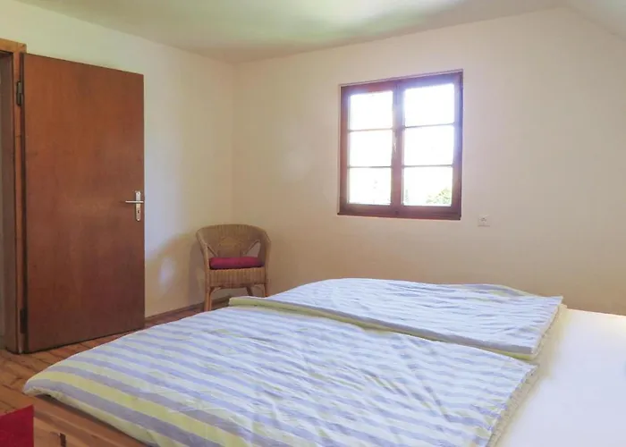 Gorgeous In Monschauhoefen بيت للعطل Hofen